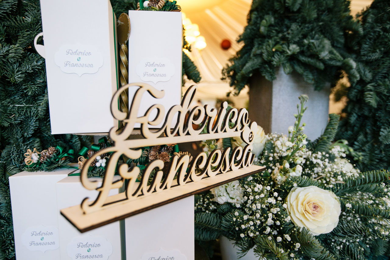 Scritta in legno e Bomboniere